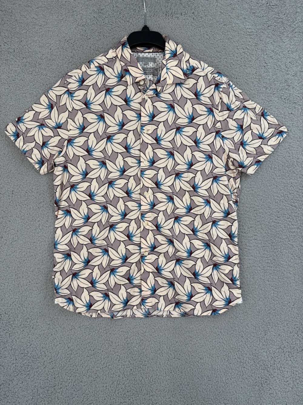 Ted Baker London Men’s XL Short Sleeve Floral Button Down Shirt Cream & Blue